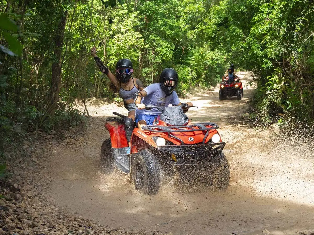 Recorrido Off roading por la selva, lodo, polvo, diversión garantizada