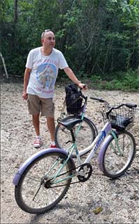 Andar con bicicletas por Coba